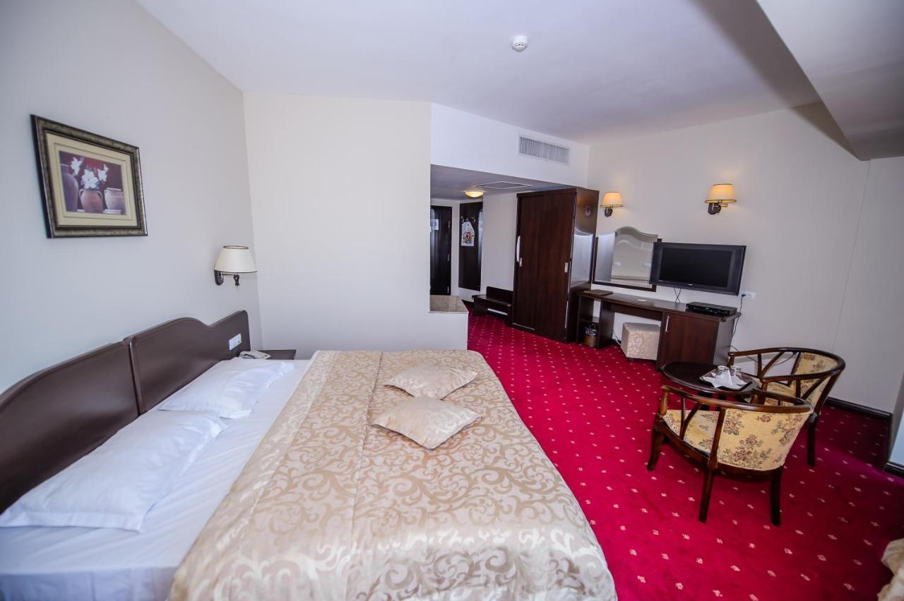 Hotel Esplanada トゥルチャ エクステリア 写真