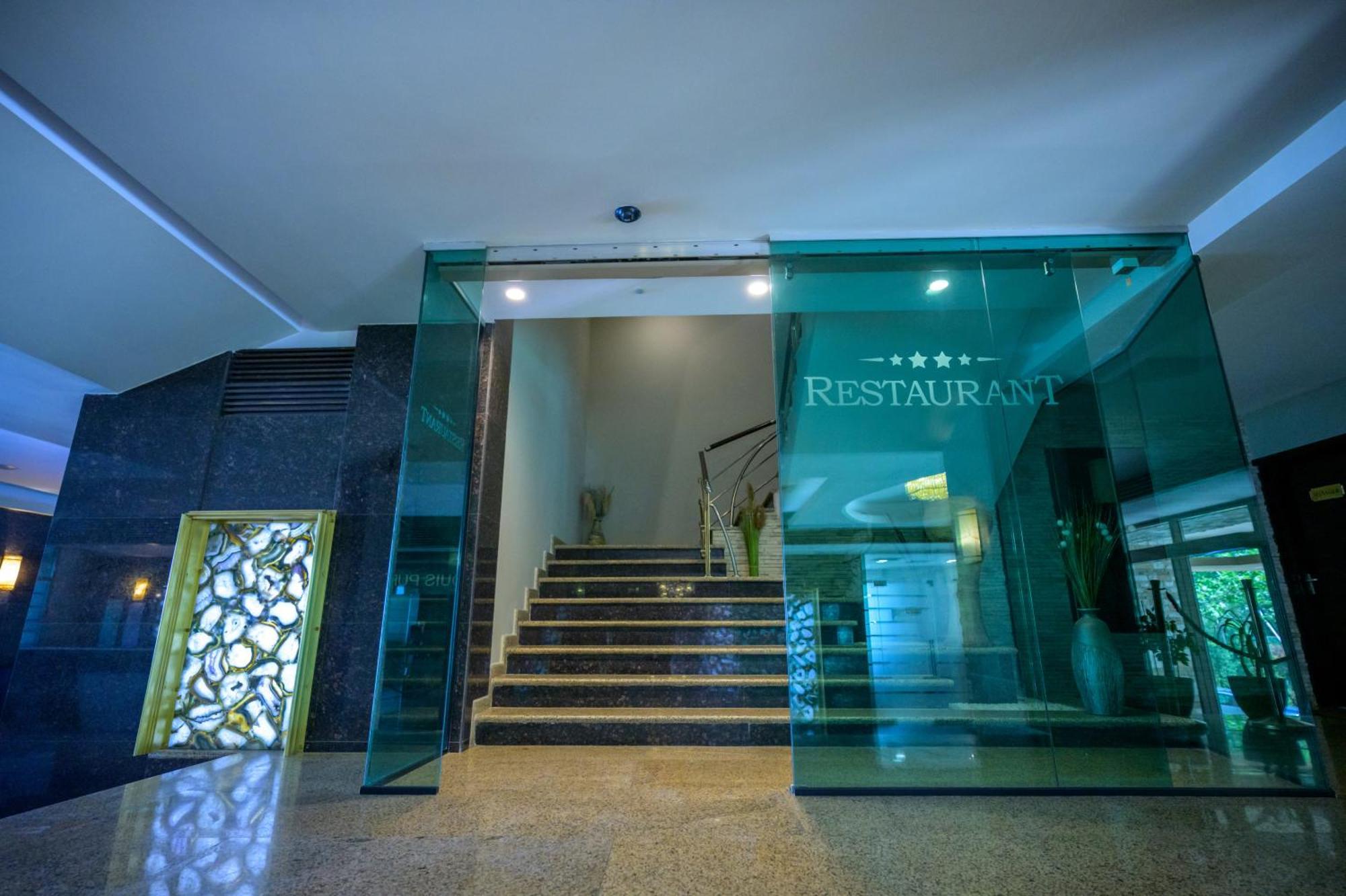 Hotel Esplanada トゥルチャ エクステリア 写真