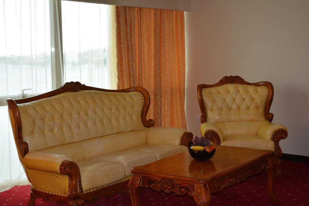 Hotel Esplanada トゥルチャ エクステリア 写真